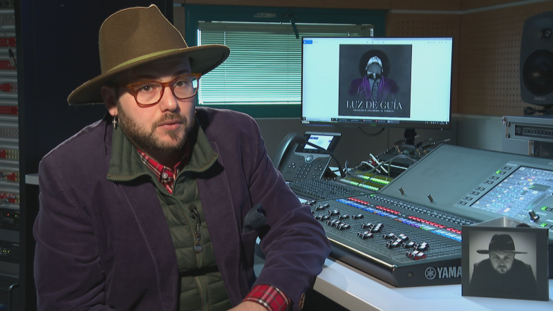 El cantaor extremeño "El Perrete", presenta su nuevo disco "Luz de guía" - Noticias de Extremadura | Ver