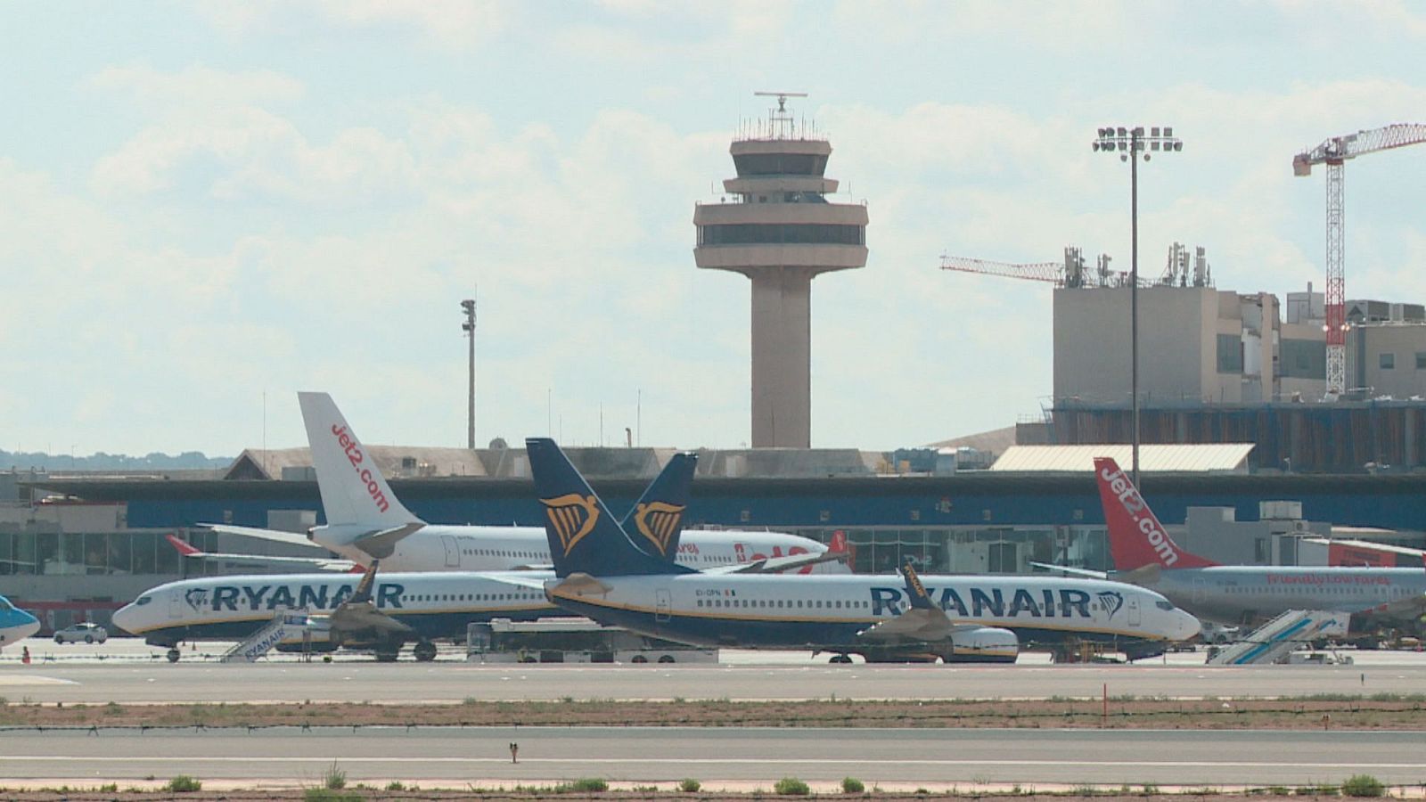 Molts viatgers decideixen cancel·lar vols per mor de la guerra de l'Iran