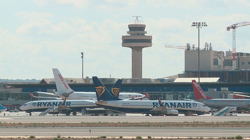 Molts viatgers decideixen cancel·lar vols per mor de la guerra de l'Iran