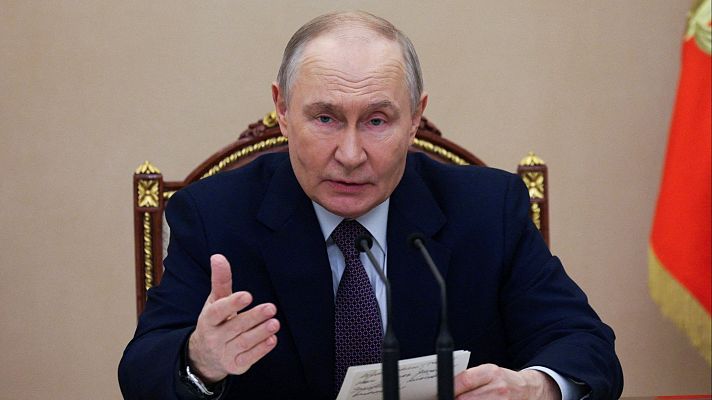 Telediario 2 - Trump autoriza la compra de petróleo ruso y le da a Putin una victoria