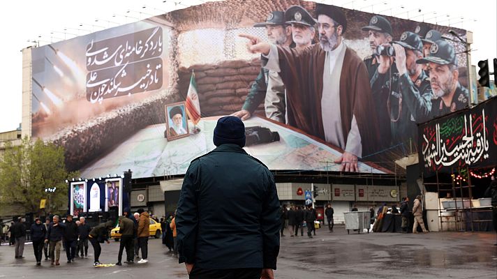 Telediario 2 - El líder supremo de Irán habla a la nación pero no se deja ver