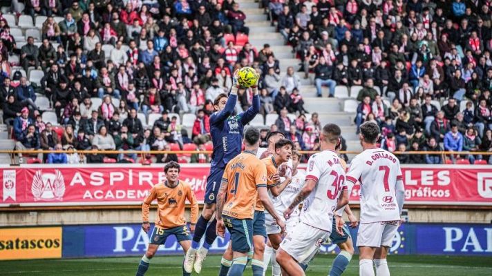 Resúmenes de LaLiga - Cultural - Racing: resumen del partido de la 30ª jornada de Liga | Segunda