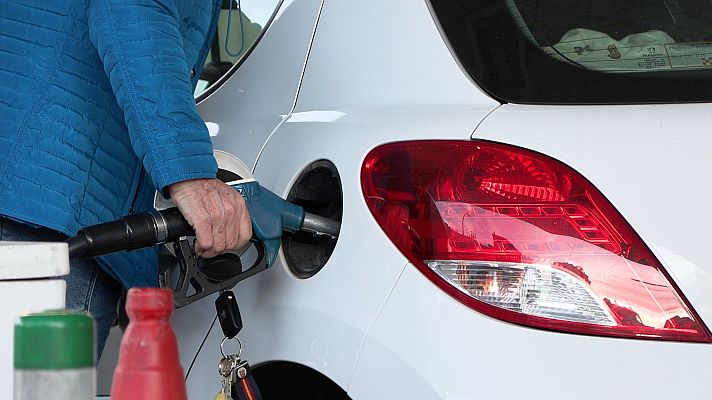 Telediario Fin de Semana - Efecto cohete y pluma en los carburantes