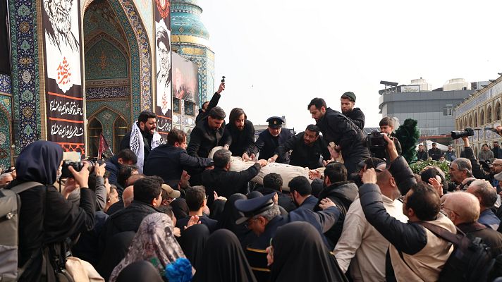 Telediario Fin de Semana - Funeral en Teherán de Ali Shamjani, uno de los hombres del fallecido Jameneí