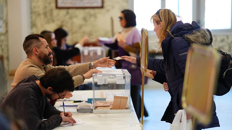 Los castellanos y leoneses votan este domingo a las urnas | Ver