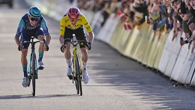 Jonas Vingegaard gana la Par�s-Niza y Lenny Mart�nez se lleva la �ltima etapa al aguantar el ataque del dan�s