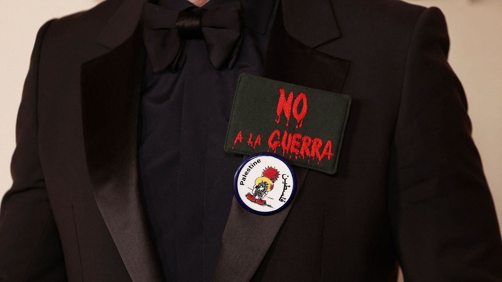 El 'no a la guerra' de Javier Bardem, en la noche de los Oscars - Directo al grano | Ver