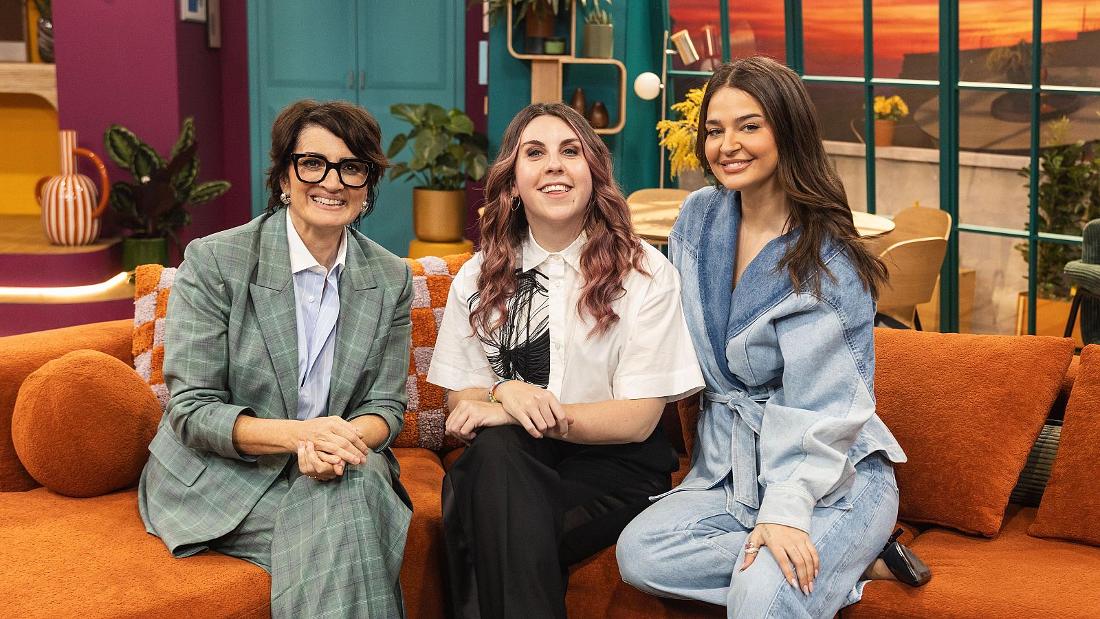 Laura Escanes i Carolina Iglesias - 'I ara què?' amb Sílvia Abril - I ara què? | Veure