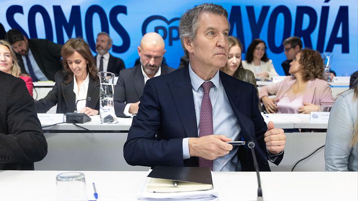 Telediario 1 - Feijóo pide a Vox "que se aclare" y le urge a pactar ya los gobiernos autonómicos