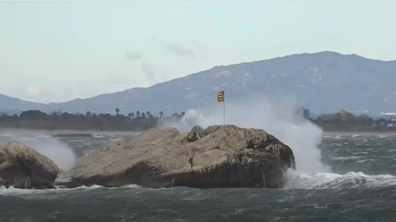La borrasca Therese llega a Canarias dejando fuertes lluvias y vientos - Telediario 1 | Ver