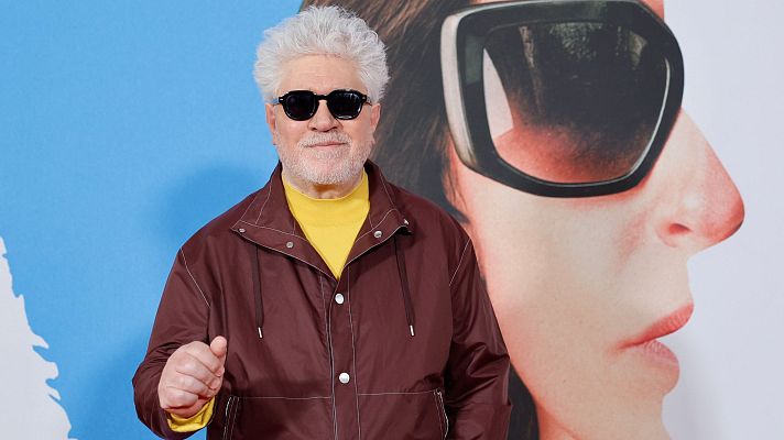 Telediario 2 - Almodóvar habla en TVE de "Amarga Navidad", su última película