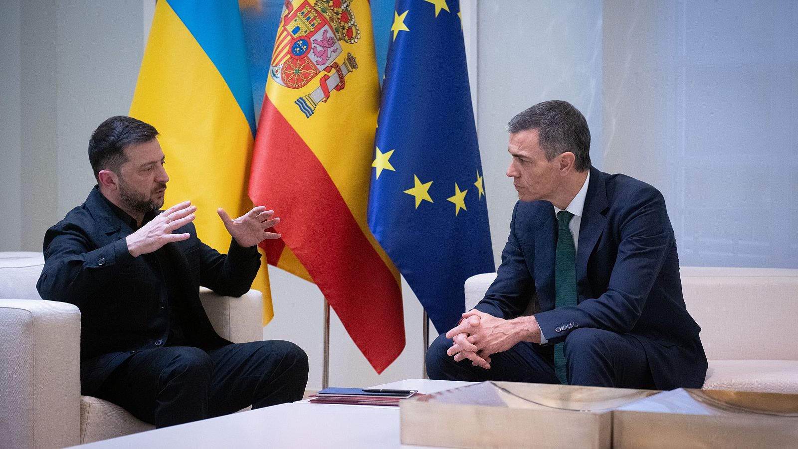 El presidente de Ucrania, Volodímir Zelenski, realiza este miércoles su cuarta visita a España desde el inicio de la invasión rusa y se reunirá con el rey Felipe VI en el Palacio de la Zarzuela y también con el presidente del Gobierno, Pedro Sánchez, en la Moncloa.