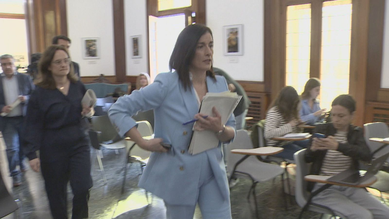 Gema Igual, sobre la causa del colapso de la pasarela de El Bocal: "pudo ser un fallo estructural" - TeleCantabria | Ver