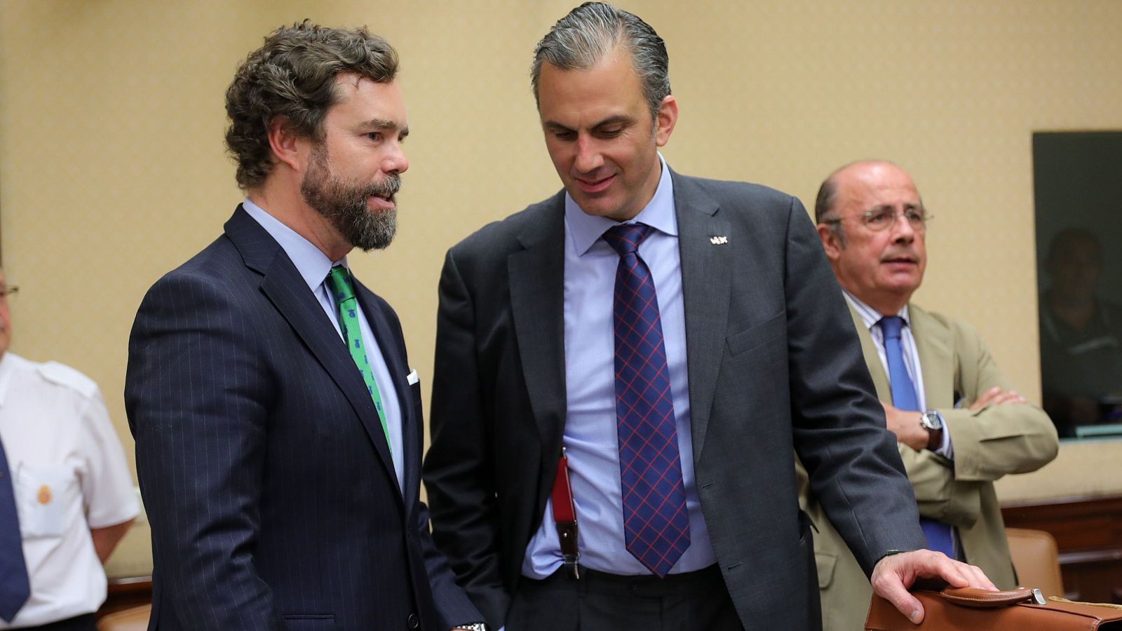 Exdirigentes críticos con Vox piden la celebración de un congreso extraordinario para relanzar el partido