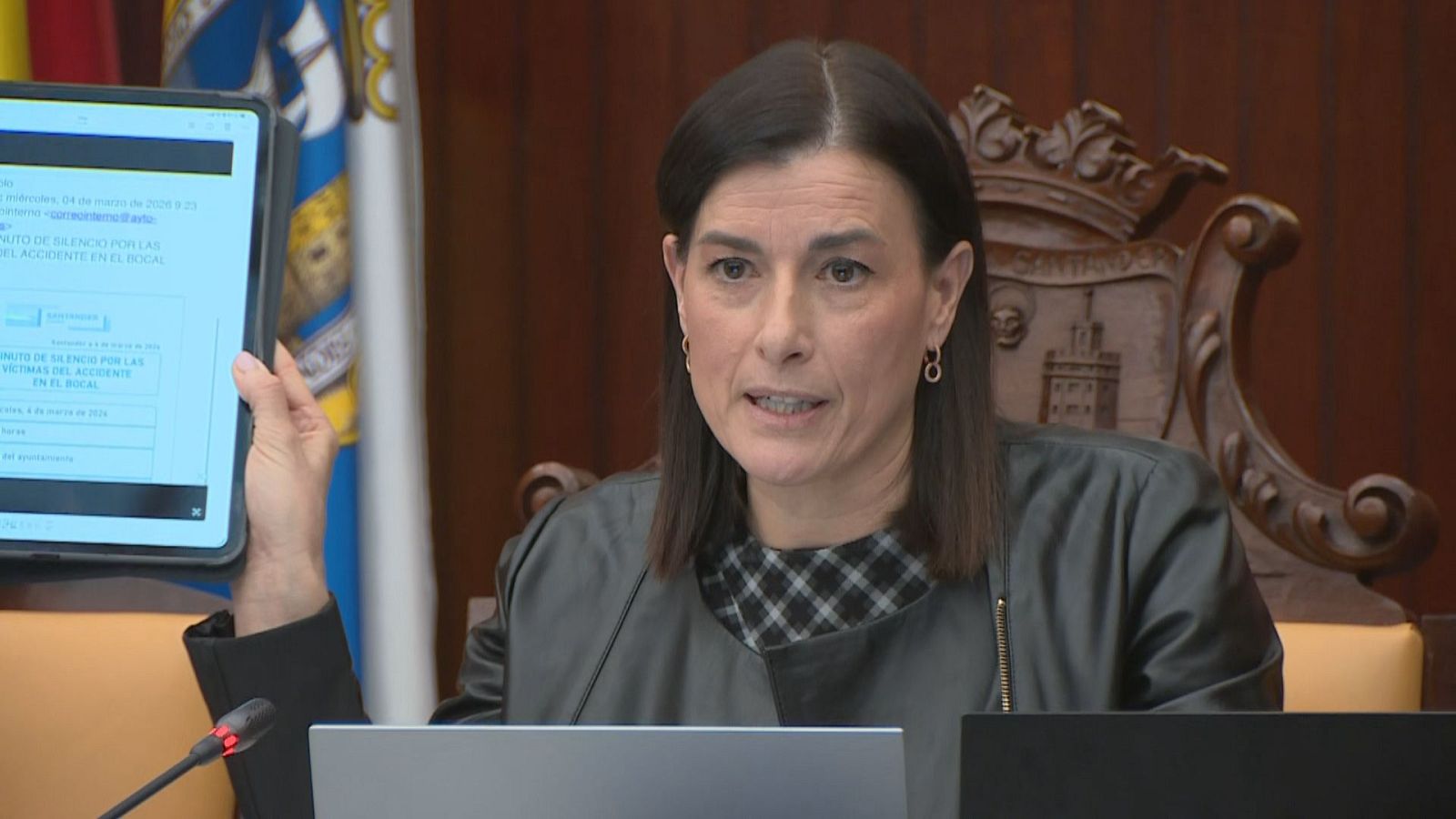 Pleno tenso en Santander: Gema Igual descarta dimitir - TeleCantabria | Ver