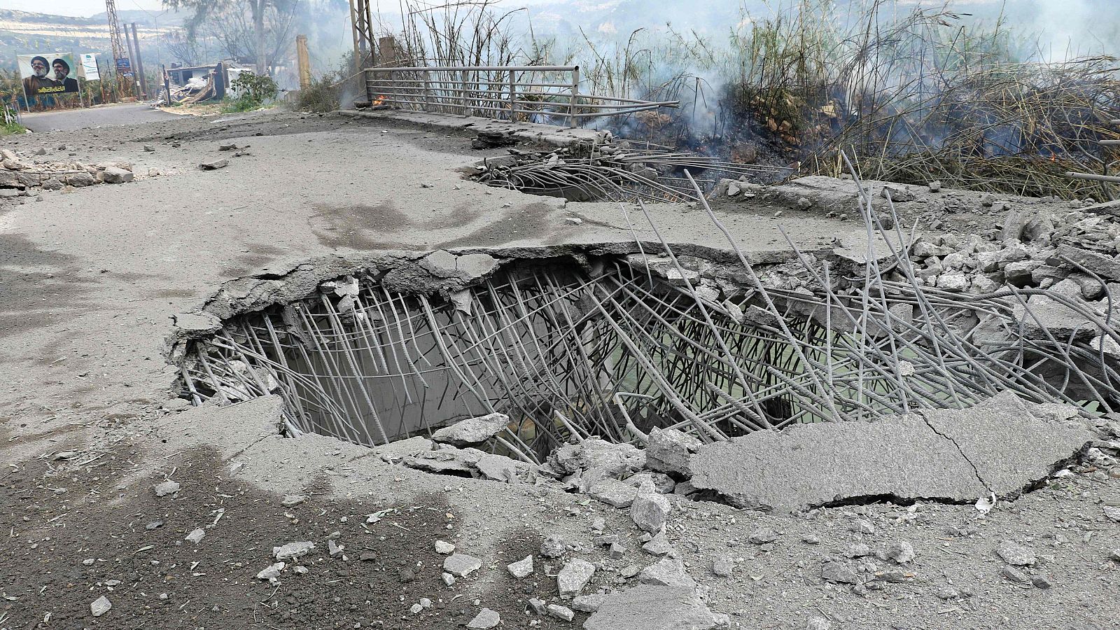 Israel bombardea puentes en el sur del Líbano - Telediario 1 | Ver