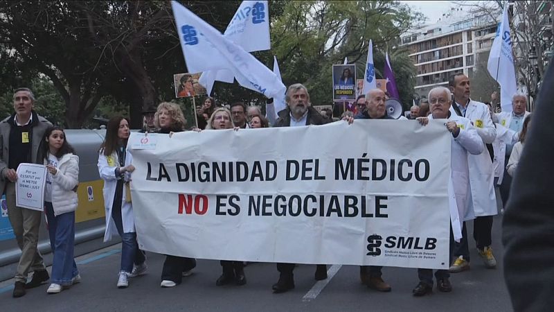 Mil metges protesten a Palma per exigir un Estatut propi