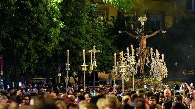 Pol�mica en la Semana Santa en Sagunto y Sevilla | Ver