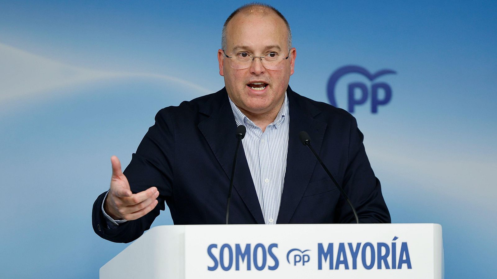 Desacuerdo entre los partidos respecto a las medidas contra la crisis - Telediario 1 | Ver