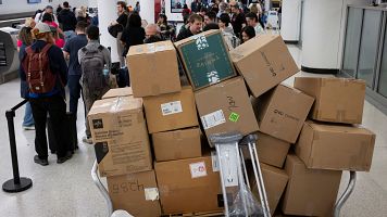 La solidaridad internacional env�a ayuda humanitaria a Cuba