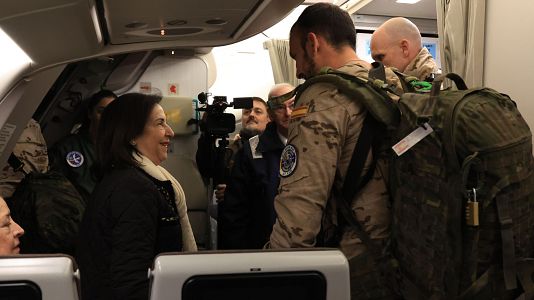 Robles no contempla la marcha de EE.UU. de las bases y cree que Trump hizo "una reflexi�n general"