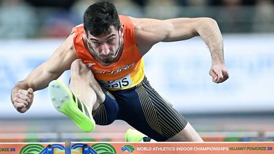 Quique Llopis vuela en Torun y se cuelga la plata mundial en 60 metros vallas