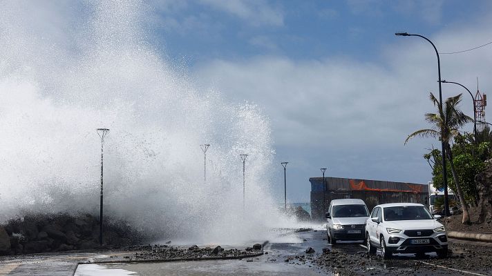 Telediario Fin de Semana - La borrasca 'Therese' ya deja más de un millar de incidencias entre desprendimientos cortes o inundaciones