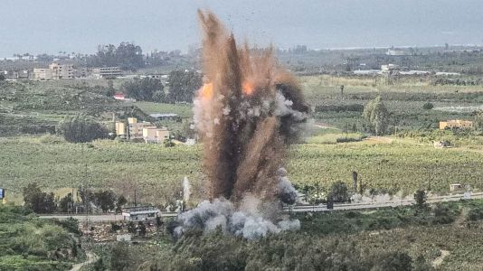 Israel comienza una operaci�n para destruir los puentes que unen el sur del L�bano con el resto del pa�s