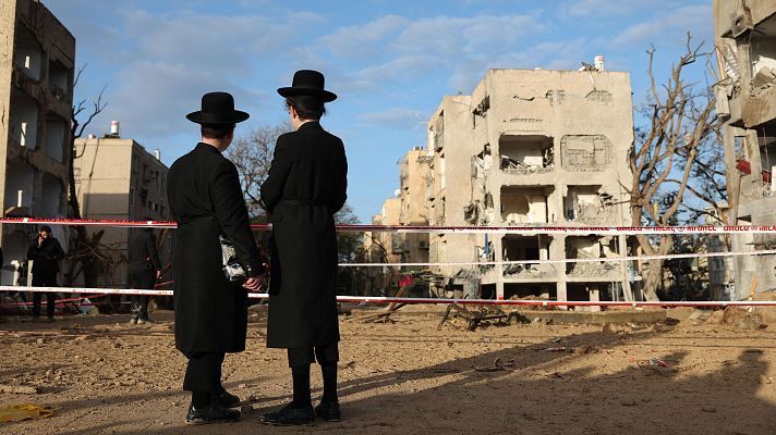 Telediario Fin de Semana - Irán golpea la región de Israel que alberga su principal centro de investigación atómico y deja más de 100 heridos