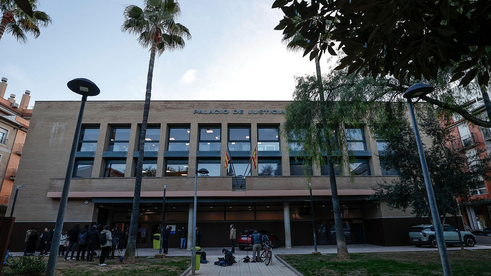 Dos geògrafs asseguren a la jutgessa de Catarroja que, amb la informació que hi havia en temps real, s'hauria pogut actuar abans - L'informatiu - Comunitat Valenciana | Ver