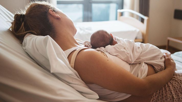 Telediario 1 - Lidia, la primera bebé nacida en 30 años en un pueblo extremeño