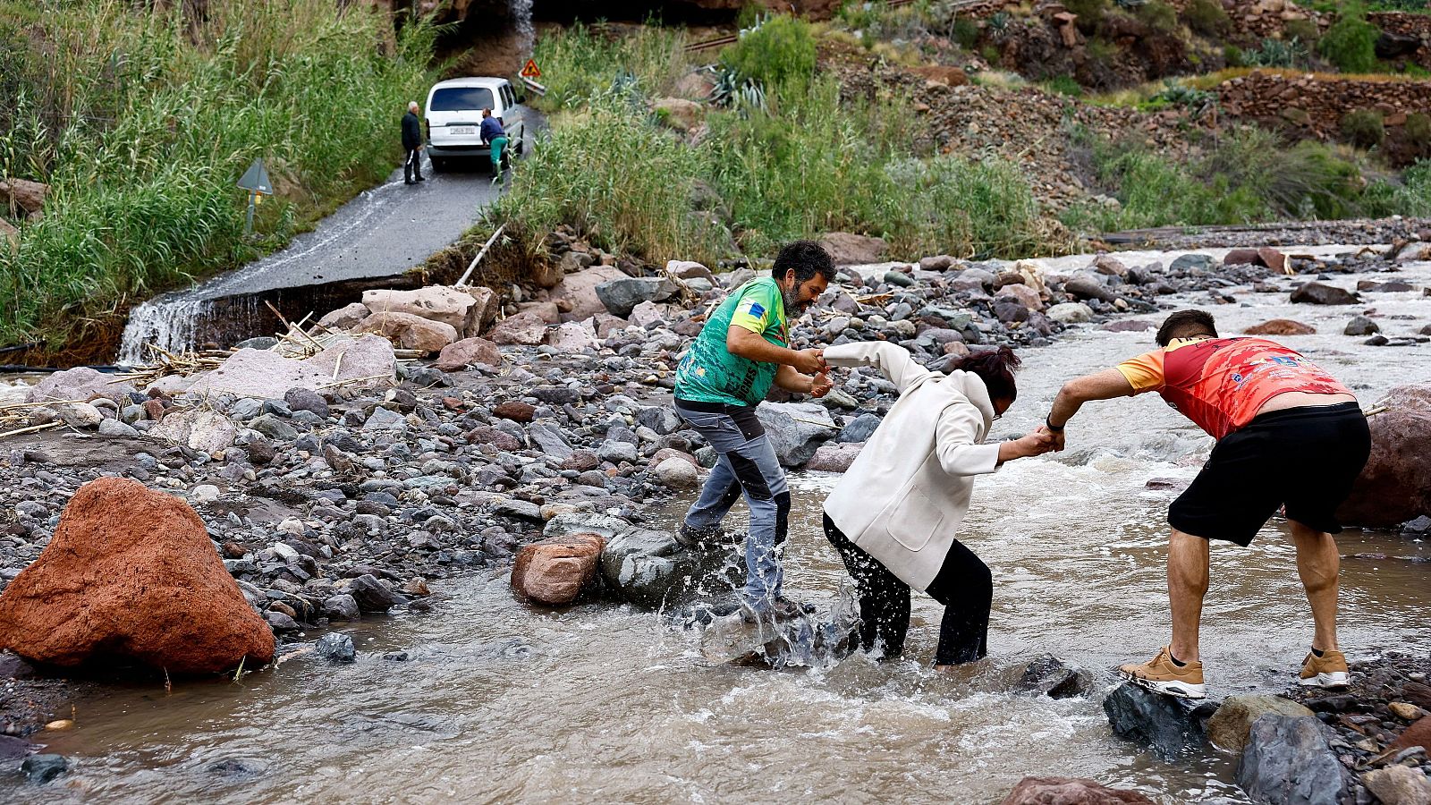 La borrasca Therese golpea con fuerza a la isla de Gran Canaria - Telediario 1 | Ver