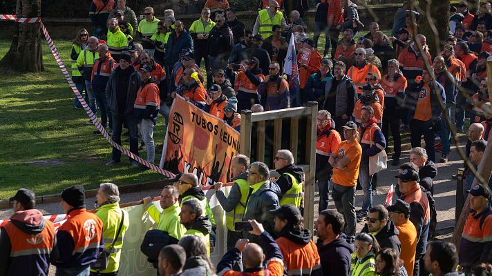 Telenorte - País Vasco - Protesta en Laudio tras la formalización del ERE de Tubos Reunidos que finalmente afectará a 285 trabajadores