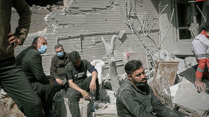 Telediario 2 - La guerra en Irán avanza con intensidad pese a las supuestas negociaciones y los mensajes triunfalistas de Trump