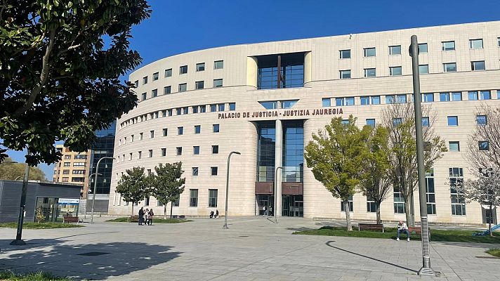 Telenavarra - Piden 180 años de cárcel para el profesor acusado de grabar a mujeres en la intimidad