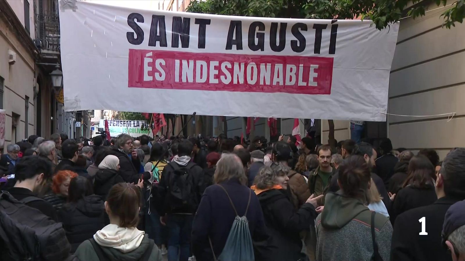 Ajornat el desnonament del bloc de Sant Agustí a Gràcia