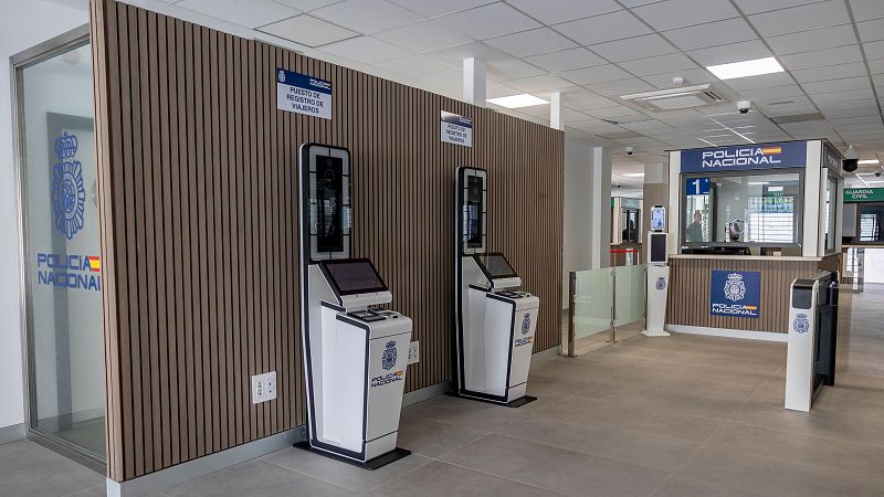 El Ministerio del Interior invertirá 100 millones de euros para mejorar las instalaciones de la Policía Nacional y la Guardia Civil en las ciudades autónomas | EFE | Ver