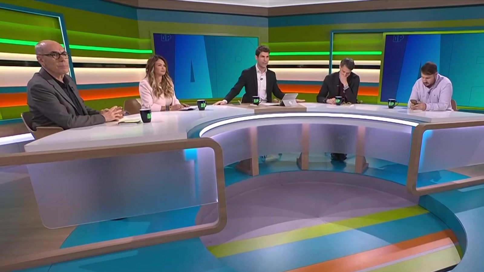 Decret anticrisi, militars i estrangeria - L'Altaveu al pati - L'altaveu al pati | Veure