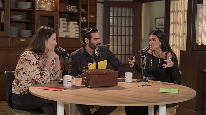 Cosas de palacio - Los actores de 'La Promesa' y 'Valle Salvaje' juegan al "yo nunca"