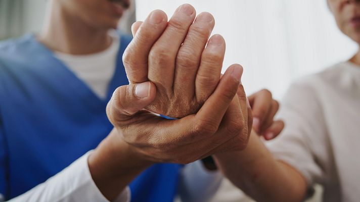 Telediario 1 - El Hospital La Paz crea la Unidad de Mano para atender a pacientes con lesiones graves