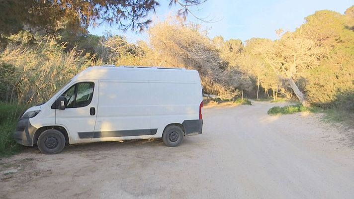 Informatiu Balear - Multa de 20.000 euros per pernoctar tres nits al mateix lloc a Eivissa