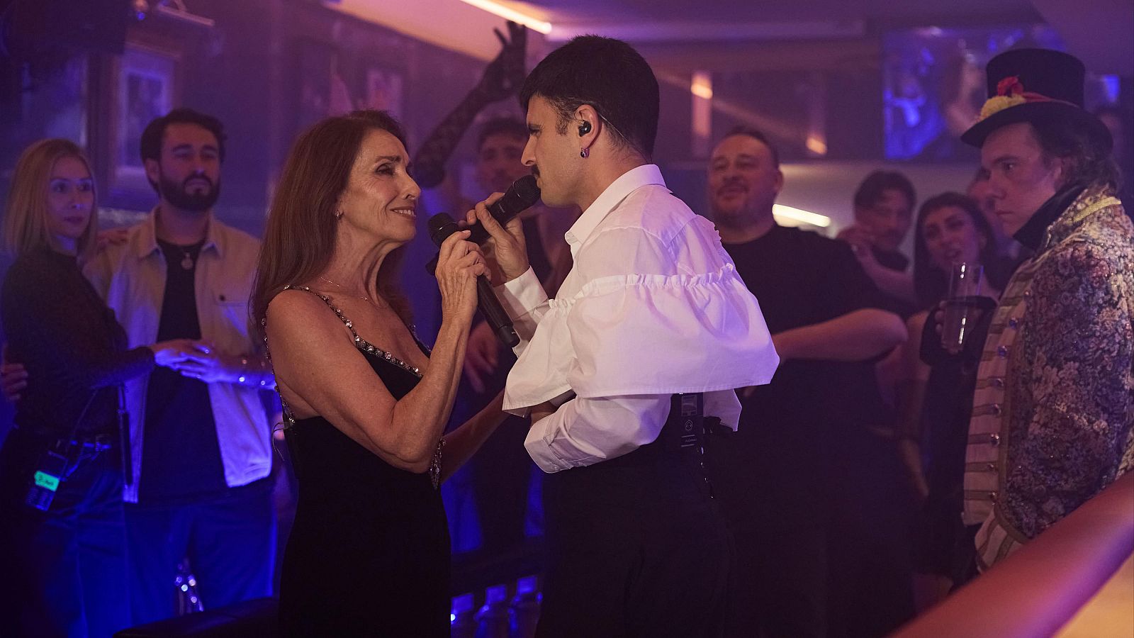 La Revuelta | Rodrigo Cuevas - "Un mundo feliz", "BLZA" y "Sácame a bailar"