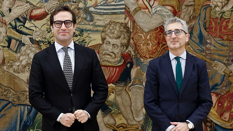 Carlos Cuerpo y Arcadi España prometen sus nuevos cargos en el Gobierno ante el rey - La hora de La 1 | Ver