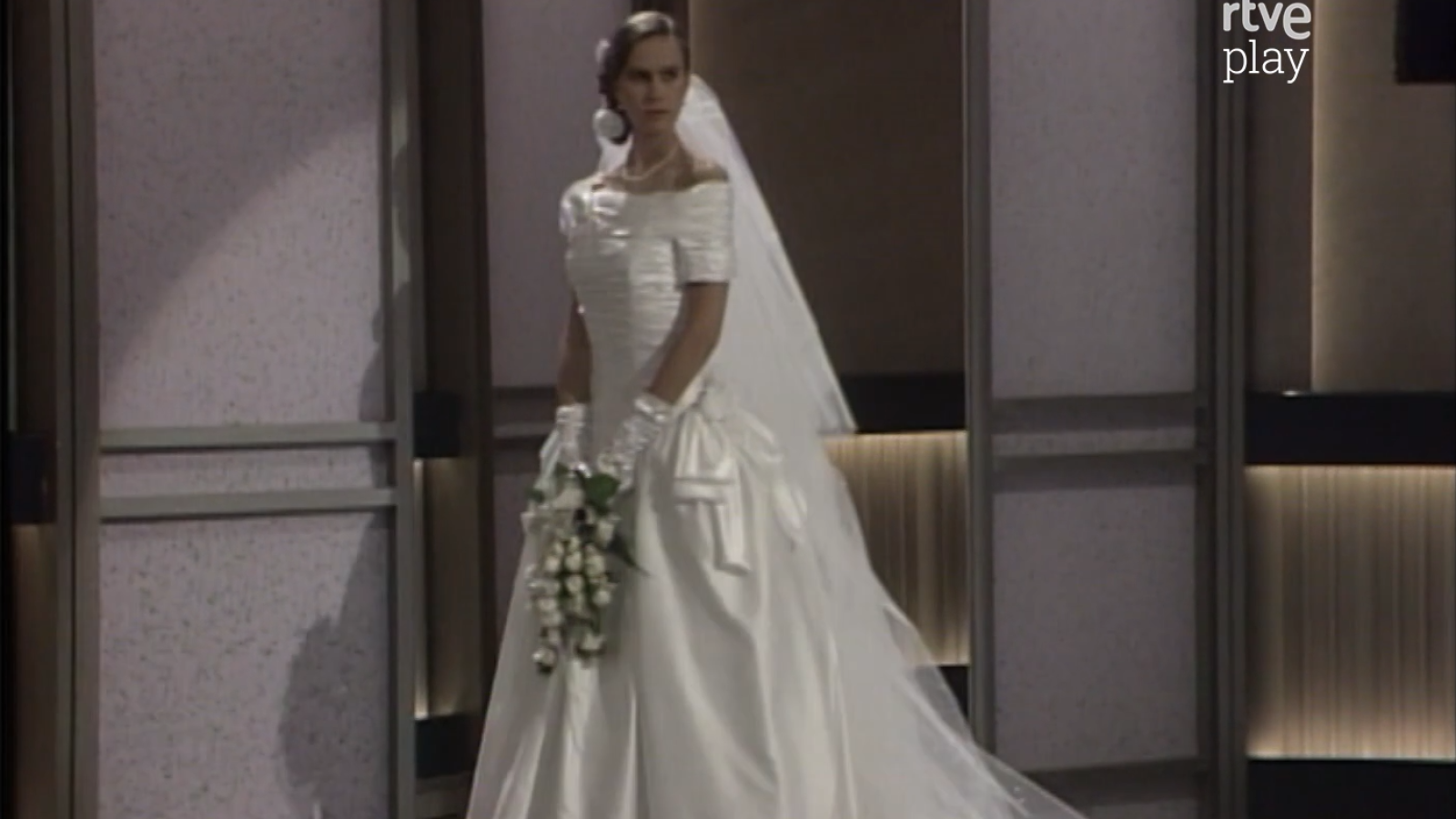 En familia - ¿Cuánto cuesta casarse? - En familia (1987-1989) | Ver