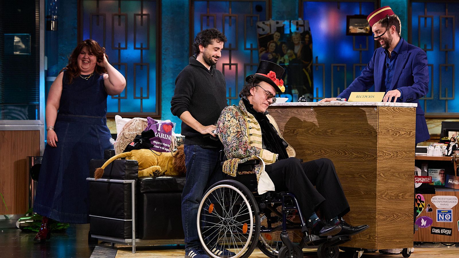 La Revuelta | Lalachus pone a trabajar a David Broncano - La Revuelta | Ver