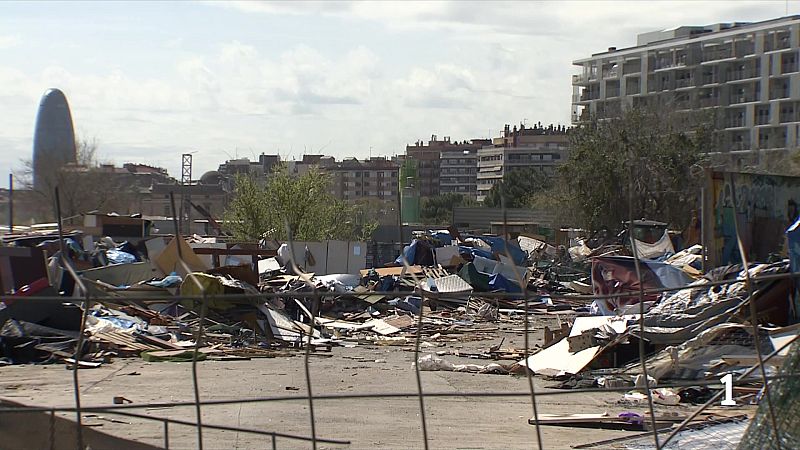 Barcelona avança el desallotjament dels assentaments de La Sagrera - L'Informatiu | Veure
