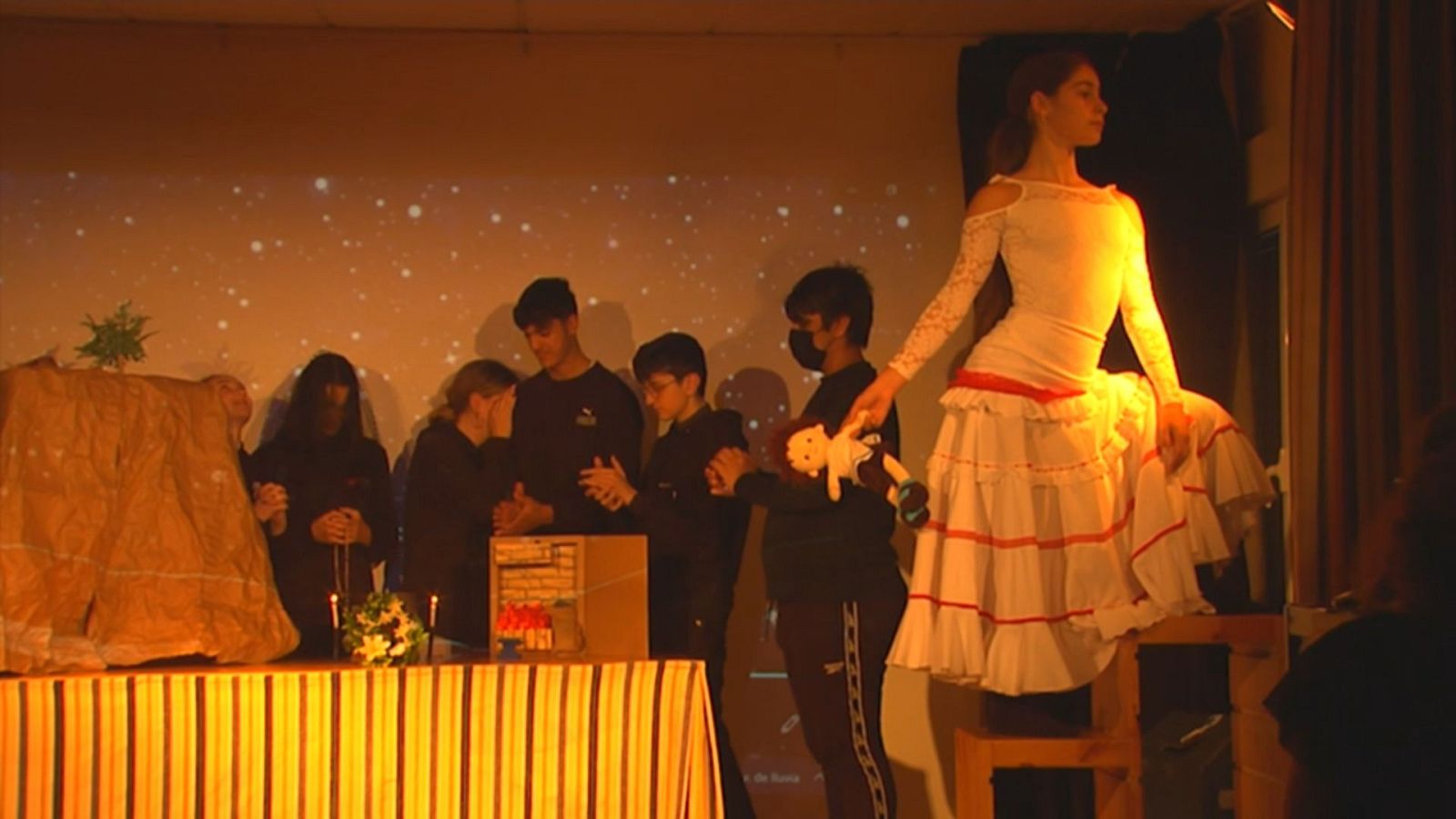 El teatro despierta talento joven - TeleCantabria | Ver