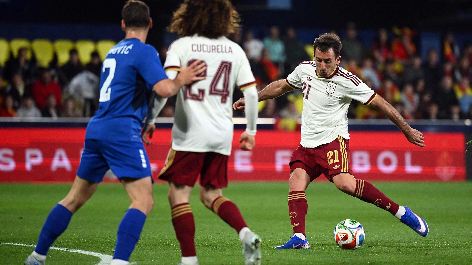 Gol de Oyarzabal con un gran disparo: España 2-0 Serbia - Fútbol | Ver