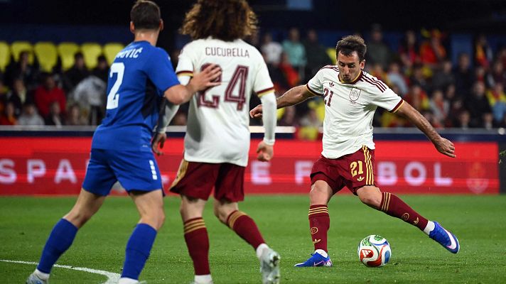 Fútbol - Trallazo de Oyarzabal para hacer doblete en el España - Serbia (2-0)