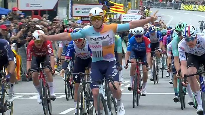 Ciclismo - Brady Gilmore gana la última etapa y Jonas Vingegaard la Volta